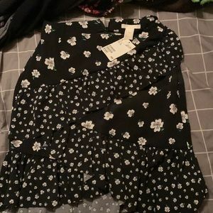 New with tags! H&M asymmetrical floral skirt with layers. Gorgeous. Sz 4.